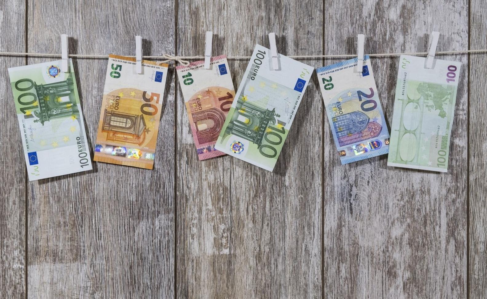 Extra Geld für Eltern in Deutschland und Belgien