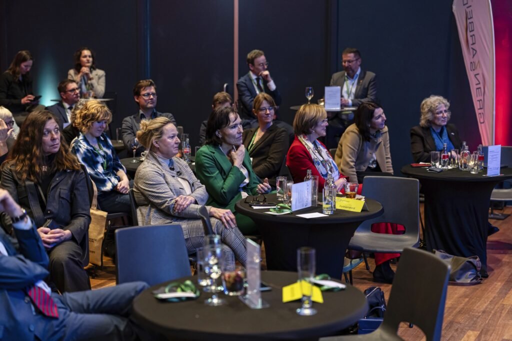 Tekensessie GIP-11dec25HR-021